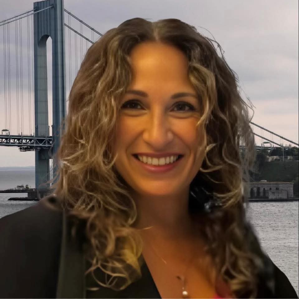 Portrait of MaryAnn Demagistris.