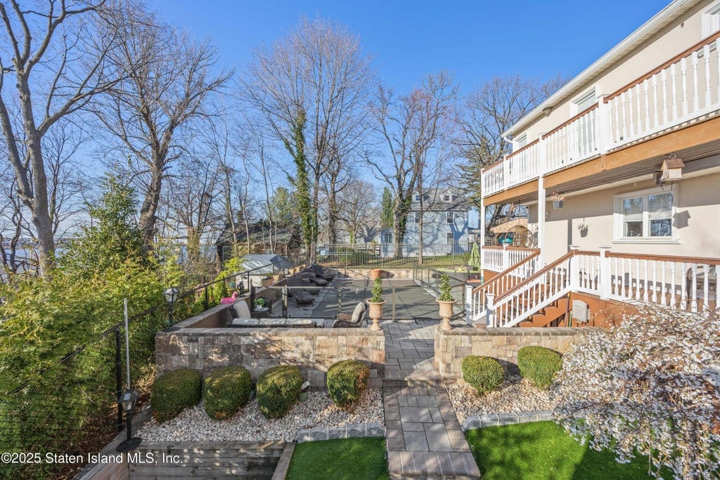 Outdoor Space of 131 Hopping Ave