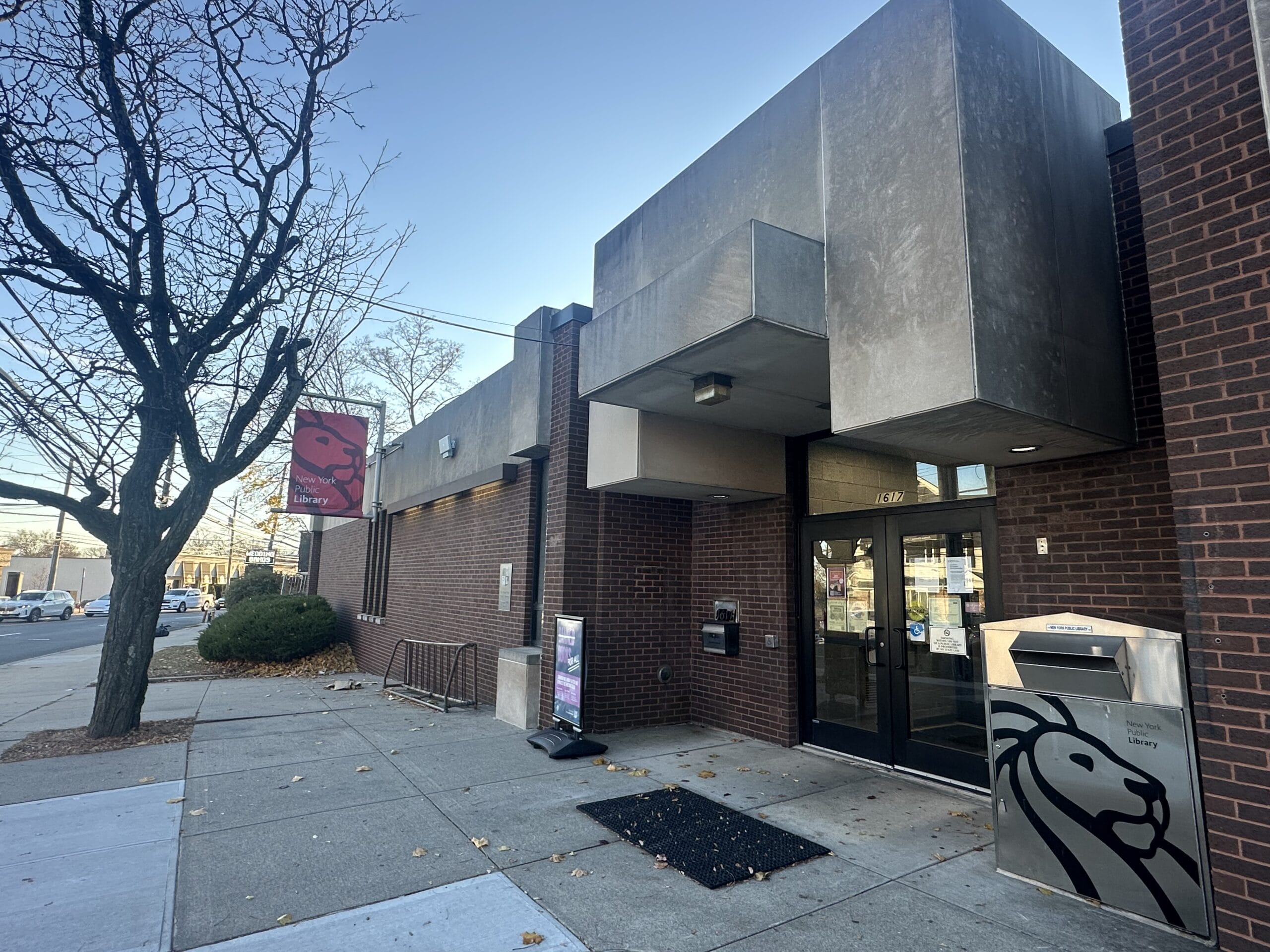 Dongan Hills Above the Boulevard Hero Image