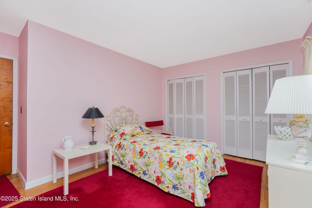 Bedroom of 60 Cedar Terrace