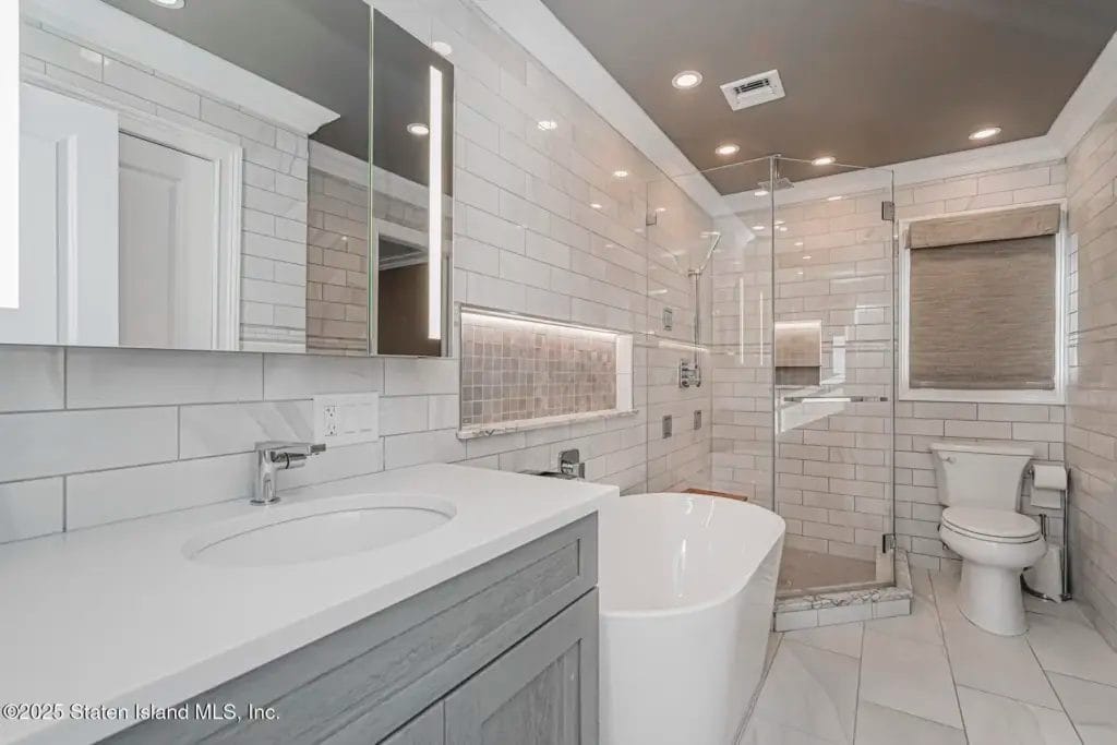 Bathroom of 159 Thomas Street Staten Island